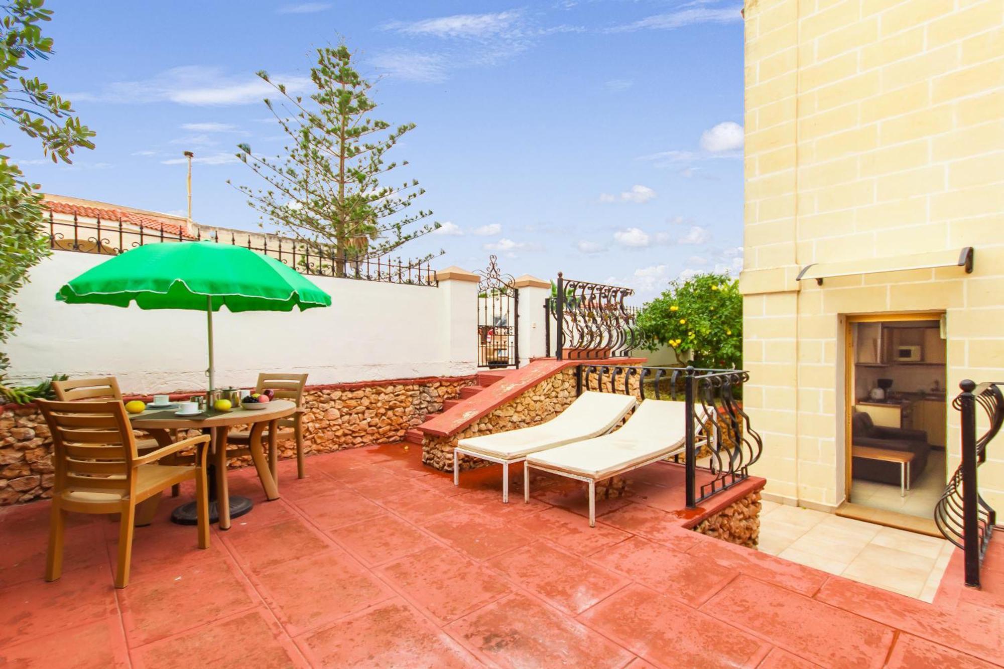 Villa & Pool Apartments In Mellieha Bay Exterior photo