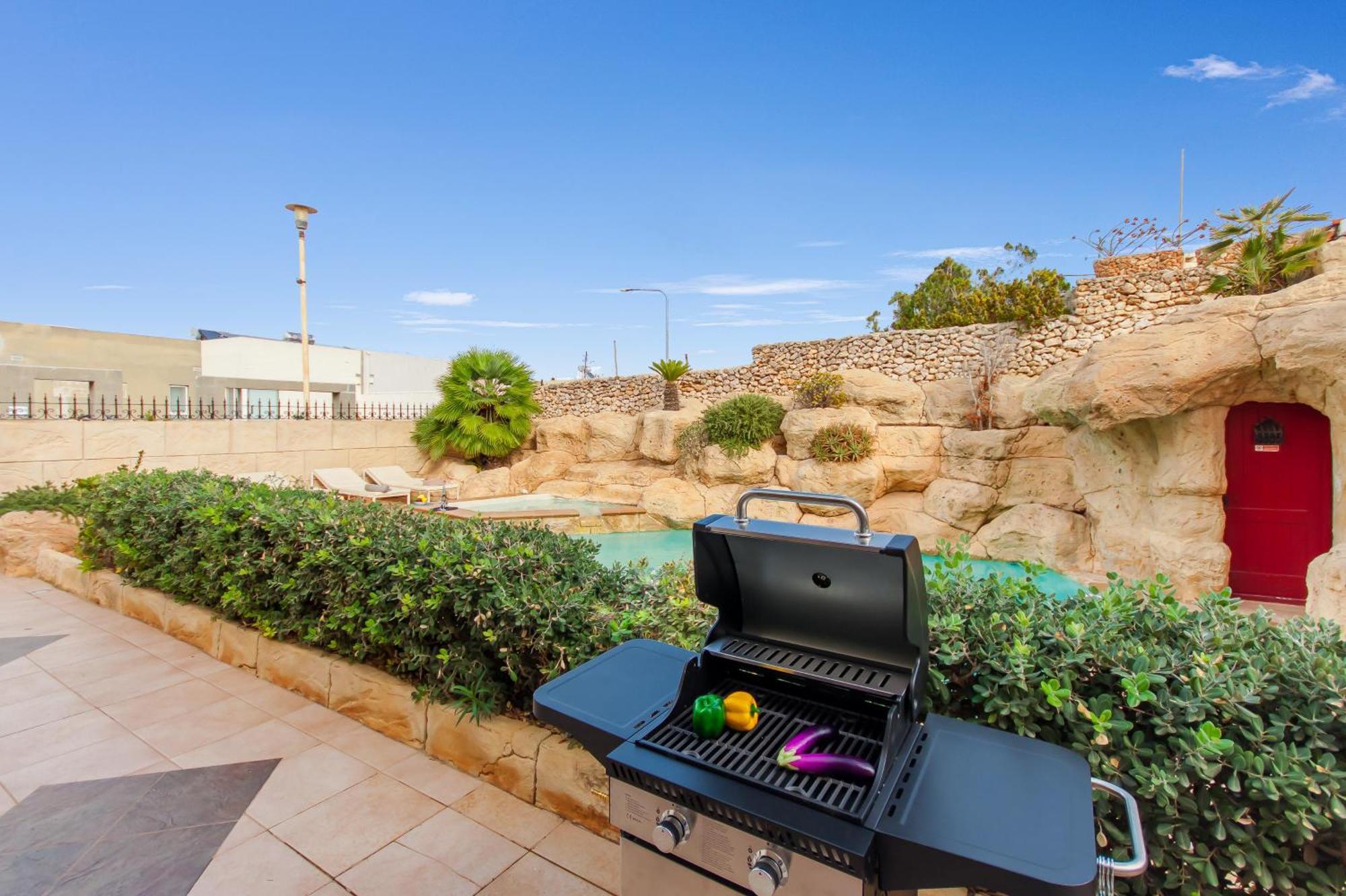 Villa & Pool Apartments In Mellieha Bay Exterior photo