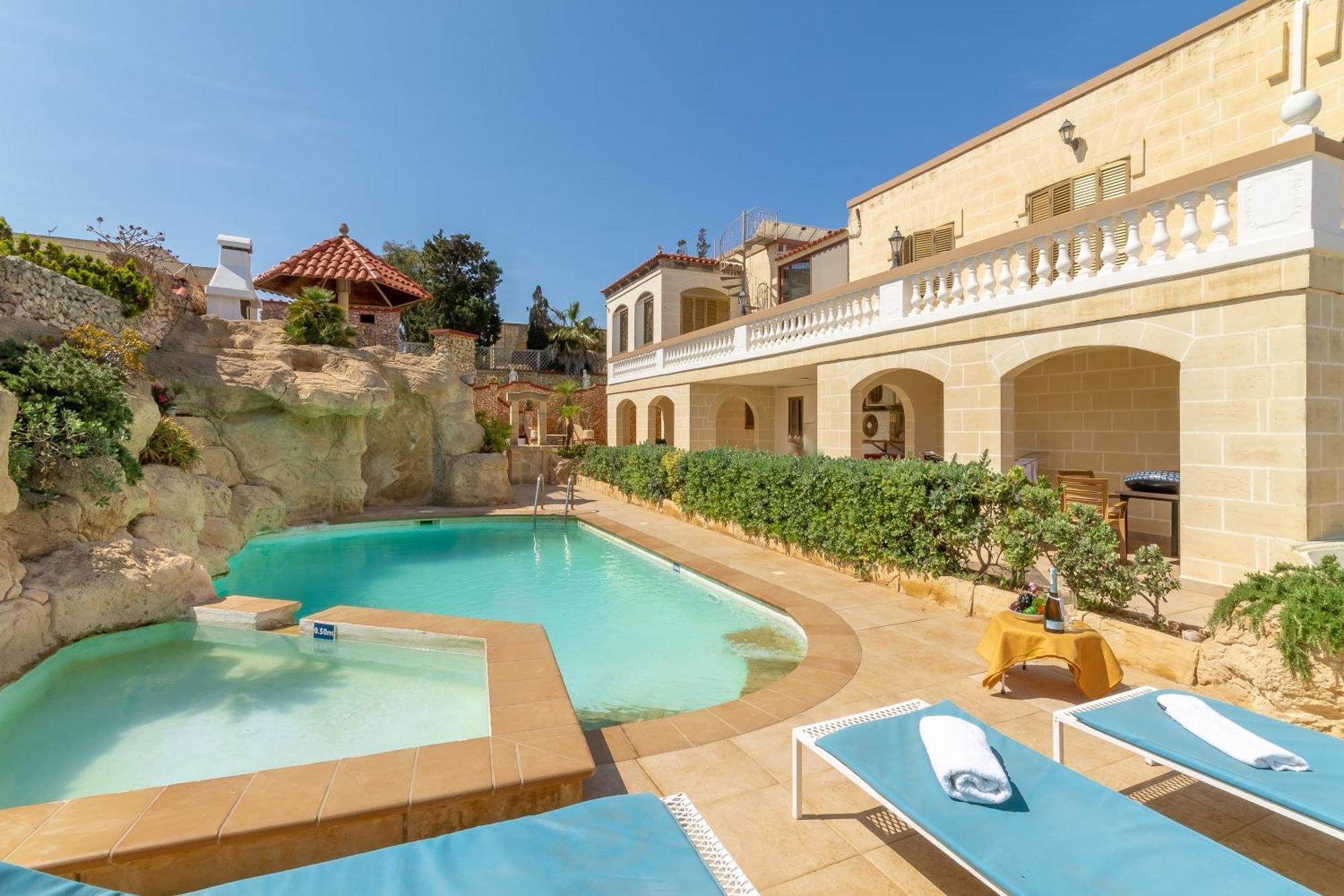 Villa & Pool Apartments In Mellieha Bay Exterior photo