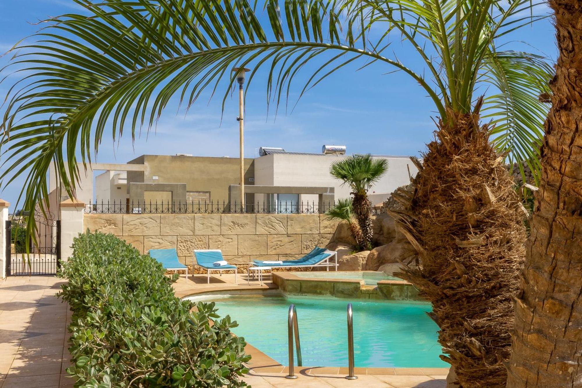 Villa & Pool Apartments In Mellieha Bay Exterior photo