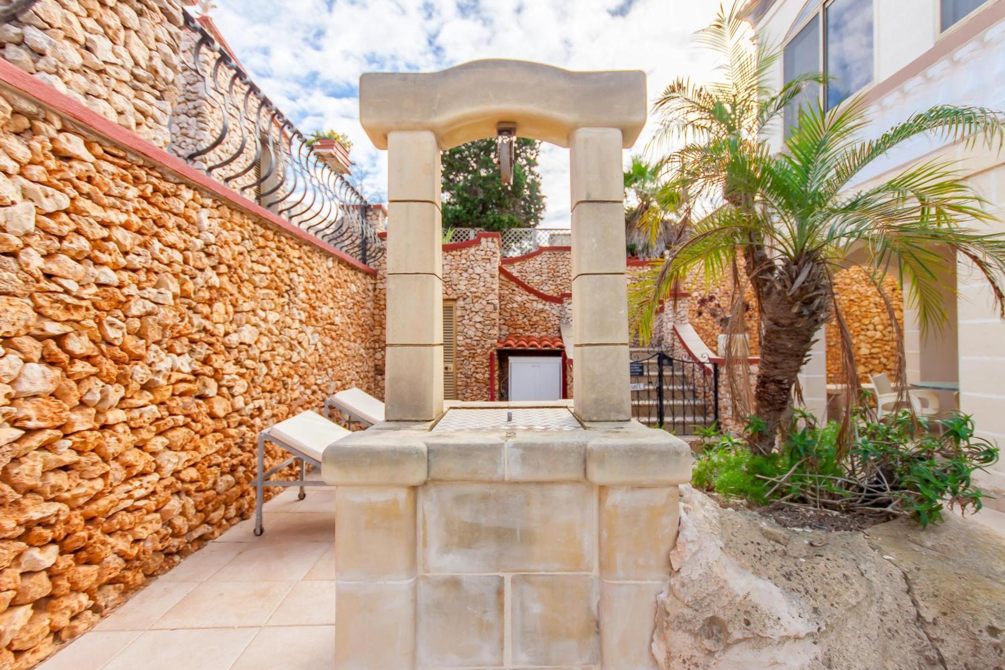 Villa & Pool Apartments In Mellieha Bay Exterior photo